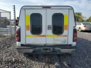 ✅ 2005 Chevrolet Silverado 2500HD LS • VIN: 1GCHK29U15E215511 • Lot: 71245895. Wystawiony na Copart z przebiegiem 319 517 mil. Bezpłatny archiwum sprzedaży aukcyjnych z USA i szczegółowy raport historii pojazdu na DreamBid. Zdjęcie 6.