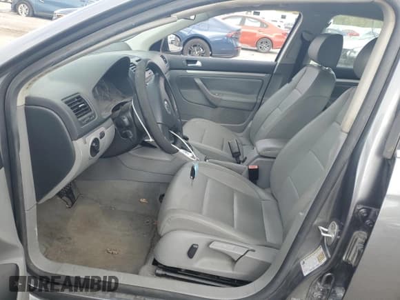 ✅ 2006 Volkswagen Jetta 2.5L • VIN: 3VWRG71K26M690381 • Лот: 85583905. Опубликован ранее на Copart с пробегом 175 865 миль. Бесплатный доступ к архиву аукционных продаж из США и подробный отчёт об истории автомобиля на DreamBid. Изображение 7.