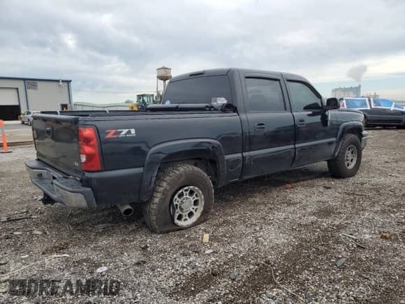 2006 Chevrolet Silverado 1500 LT1 z VIN 2GCEK13T561122989, wystawiony jako Copart lot #65933275 z przebiegiem 199 764 mil mil oraz Szkoda całkowita • Salvage title. Historia ofert i sprzedaży dostępna na DreamBid. Obrazek 3.