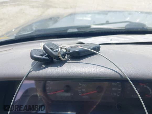 ✅ 2003 Toyota Sequoia SR5 • VIN: 5TDBT44A63S154420 • Лот: 42614393. Опубликован ранее на IAAI с пробегом 191 752 миль. Бесплатный доступ к архиву аукционных продаж из США и подробный отчёт об истории автомобиля на DreamBid. Изображение 11.