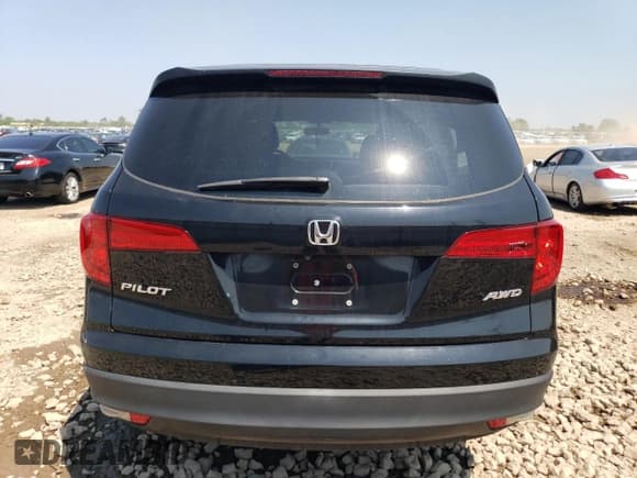 ✅ 2017 Honda Pilot LX • VIN: 5FNYF6H12HB077192 • Lot: 64110395. Listed on Copart with 101,849 mi. Free auction sales archive from the USA and detailed vehicle history report at DreamBid. Image 6.