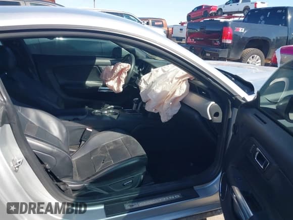 ✅ 2015 Ford Mustang GT • VIN: 1FA6P8CF5F5380037 • Lot: 43128520. Listed on IAAI with 112,781 mi. Free auction sales archive from the USA and detailed vehicle history report at DreamBid. Image 5.