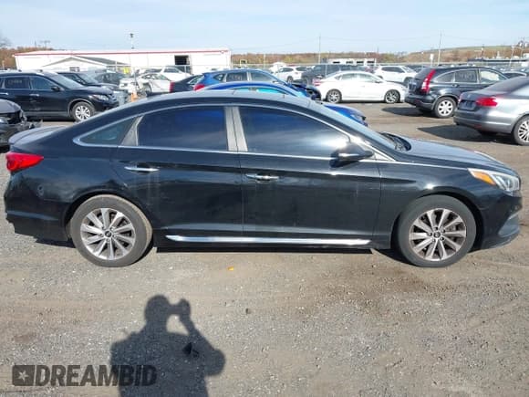 ✅ 2017 Hyundai Sonata Limited • VIN: 5NPE34AF3HH511255 • Lot: 43652931. Listed on IAAI with 173,831 mi. Free auction sales archive from the USA and detailed vehicle history report at DreamBid. Image 13.
