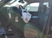 ✅ 2015 GMC Sierra 2500HD Denali • VIN: 1GT120E82FF645011 • Lot: 84983205. Wystawiony na Copart z przebiegiem 93 620 mil. Bezpłatny archiwum sprzedaży aukcyjnych z USA i szczegółowy raport historii pojazdu na DreamBid. Zdjęcie 7.