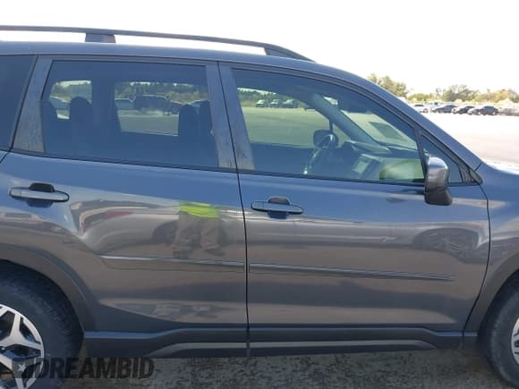 ✅ 2020 Subaru Forester Premium • VIN: JF2SKAJC5LH590057 • Lot: 43449942. Listed on IAAI with 45,466 mi. Free auction sales archive from the USA and detailed vehicle history report at DreamBid. Image 13.