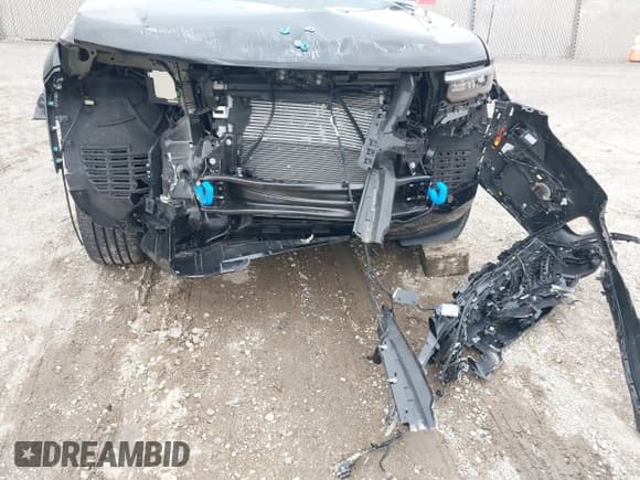 ✅ 2023 Jeep Grand Cherokee Overland • VIN: 1C4RJYD60P8891792 • Lot: 41815043. Listed on IAAI with 16,682 mi. Free auction sales archive from the USA and detailed vehicle history report at DreamBid. Image 6.