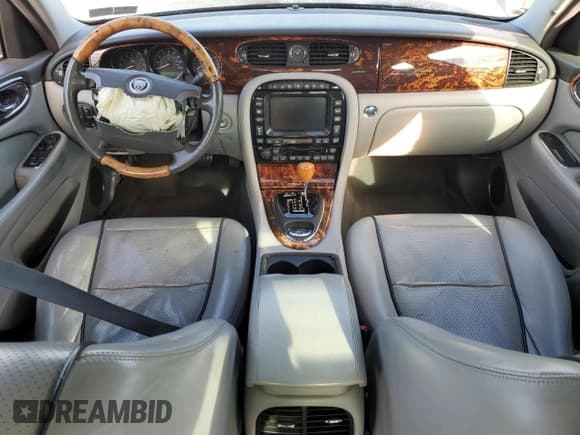 ✅ 2008 Jaguar XJ 8 LWB • VIN: SAJWA79B58SH21567 • Лот: 91188825. Опубликован ранее на Copart с пробегом 125 331 миль. Бесплатный доступ к архиву аукционных продаж из США и подробный отчёт об истории автомобиля на DreamBid. Изображение 8.