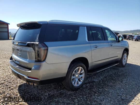 2025 Chevrolet Suburban Premier with VIN 1GNS6FRD3SR249527, listed as a Copart auction lot 62922075 with 6,806 mi miles and Clean title. Bid and sale history available at DreamBid. Image 3.