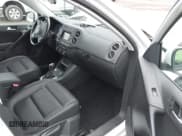 ✅ 2016 Volkswagen Tiguan SEL • VIN: WVGBV7AX1GW525909 • Lot: 43617748. Listed on IAAI with 113,339 mi. Free auction sales archive from the USA and detailed vehicle history report at DreamBid. Image 5.