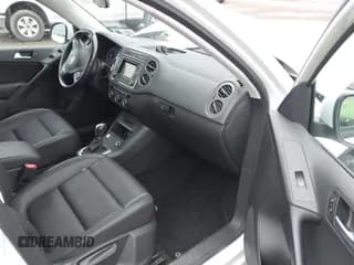 ✅ 2016 Volkswagen Tiguan SEL • VIN: WVGBV7AX1GW525909 • Lot: 43617748. Listed on IAAI with 113,339 mi. Free auction sales archive from the USA and detailed vehicle history report at DreamBid. Image 5.