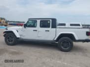 ✅ 2023 Jeep Gladiator High Altitude • VIN: 1C6HJTFG8PL553372 • Лот: 42900480. Опубликован ранее на IAAI с пробегом 14 725 миль. Бесплатный доступ к архиву аукционных продаж из США и подробный отчёт об истории автомобиля на DreamBid. Изображение 15.