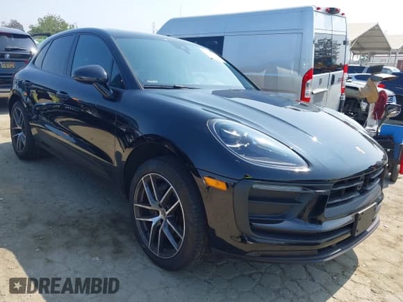 ✅ 2024 Porsche Macan • VIN: WP1AA2A53RLB10851 • Lot: 42721284. Wystawiony na IAAI z przebiegiem 13 633 mil. Bezpłatny archiwum sprzedaży aukcyjnych z USA i szczegółowy raport historii pojazdu na DreamBid. Zdjęcie 1.