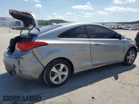 ✅ 2013 Hyundai Elantra SE • VIN: KMHDH6AE0DU020007 • Лот: 69135155. Опубликован ранее на Copart с пробегом 136 660 миль. Бесплатный доступ к архиву аукционных продаж из США и подробный отчёт об истории автомобиля на DreamBid. Изображение 3.