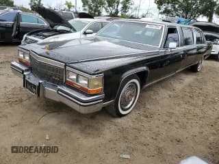 ✅ 1986 Cadillac Fleetwood • VIN: 1G6DW69YXG9739705 • Лот: 74947294. Опубликован ранее на Copart с пробегом 53 213 миль. Бесплатный доступ к архиву аукционных продаж из США и подробный отчёт об истории автомобиля на DreamBid. Изображение 1.