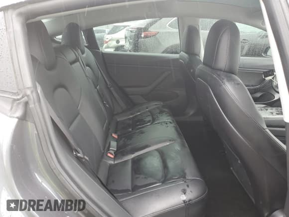 ✅ 2019 Tesla Model 3 Mid Range • VIN: 5YJ3E1EA4KF300909 • Lot: 92940655. Wystawiony na Copart z przebiegiem 101 559 mil. Bezpłatny archiwum sprzedaży aukcyjnych z USA i szczegółowy raport historii pojazdu na DreamBid. Zdjęcie 10.