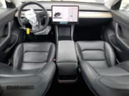 ✅ 2020 Tesla Model 3 Standard Range Plus • VIN: 5YJ3E1EAXLF802308 • Lot: 82275135. Wystawiony na Copart z przebiegiem 75 515 mil. Bezpłatny archiwum sprzedaży aukcyjnych z USA i szczegółowy raport historii pojazdu na DreamBid. Zdjęcie 8.