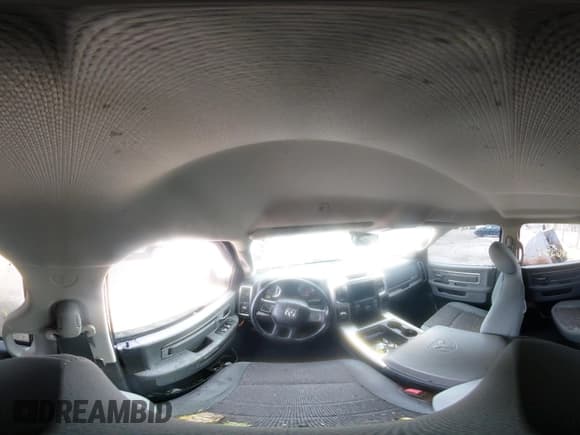 ✅ 2019 Ram 1500 SLT • VIN: 1C6RR7LT2KS505970 • Лот: 43426271. Опубликован ранее на IAAI с пробегом 106 805 миль. Бесплатный доступ к архиву аукционных продаж из США и подробный отчёт об истории автомобиля на DreamBid. Изображение 18.