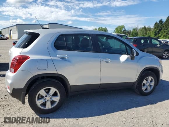 ✅ 2021 Chevrolet Trax LS • VIN: KL7CJNSB4MB342631 • Lot: 65263285. Listed on Copart with 22,447 mi. Free auction sales archive from the USA and detailed vehicle history report at DreamBid. Image 3.