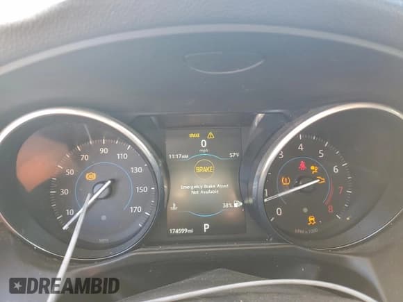 ✅ 2016 Jaguar XF 35t Premium • VIN: SAJBD4BV9GCY09486 • Лот: 94393255. Опубликован ранее на Copart с пробегом 174 599 миль. Бесплатный доступ к архиву аукционных продаж из США и подробный отчёт об истории автомобиля на DreamBid. Изображение 9.