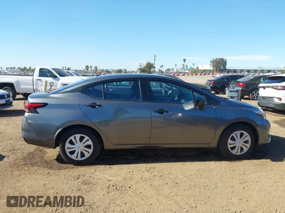 ✅ 2024 Nissan Versa S • VIN: 3N1CN8DV0RL909622 • Лот: 43860409. Опубликован ранее на IAAI с пробегом 23 730 миль. Бесплатный доступ к архиву аукционных продаж из США и подробный отчёт об истории автомобиля на DreamBid. Изображение 13.