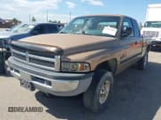 ✅ 2000 Dodge 1500 • VIN: 3B7HF13YXYM225091 • Lot: 42532963. Wystawiony na IAAI z przebiegiem 187 242 mil. Bezpłatny archiwum sprzedaży aukcyjnych z USA i szczegółowy raport historii pojazdu na DreamBid. Zdjęcie 18.