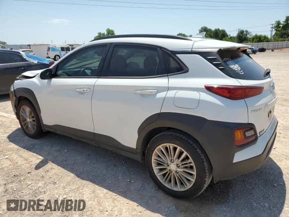 2020 Hyundai Kona SEL Plus z VIN KM8K62AA1LU595170, wystawiony jako Copart lot #58151423 z przebiegiem 49 822 mil mil oraz . Historia ofert i sprzedaży dostępna na DreamBid. Obrazek 2.