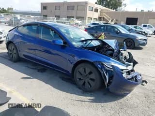 ✅ 2025 Tesla Model 3 Long Range • VIN: 5YJ3E1EB9SF932149 • Lot: 42779765. Wystawiony na IAAI z przebiegiem 5 776 mil. Bezpłatny archiwum sprzedaży aukcyjnych z USA i szczegółowy raport historii pojazdu na DreamBid. Zdjęcie 1.