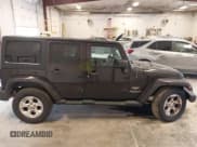 ✅ 2013 Jeep Wrangler Unlimited Sahara • VIN: 1C4BJWEGXDL665376 • Lot: 43014582. Wystawiony na IAAI z przebiegiem 117 852 mil. Bezpłatny archiwum sprzedaży aukcyjnych z USA i szczegółowy raport historii pojazdu na DreamBid. Zdjęcie 13.