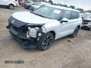 ✅ 2024 Mitsubishi Outlander SE • VIN: JA4J3VA81RZ030124 • Lot: 42544367. Listed on IAAI with 40,408 mi. Free auction sales archive from the USA and detailed vehicle history report at DreamBid. Image 2.