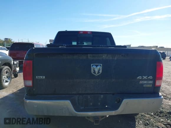 ✅ 2017 Ram 1500 SLT • VIN: 1C6RR7LG1HS787188 • Lot: 43574079. Wystawiony na IAAI z przebiegiem 222 120 mil. Bezpłatny archiwum sprzedaży aukcyjnych z USA i szczegółowy raport historii pojazdu na DreamBid. Zdjęcie 16.