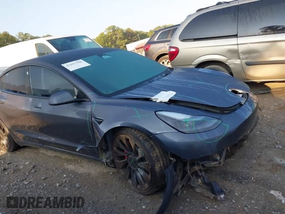 ✅ 2022 Tesla Model 3 Performance • VIN: 5YJ3E1EC4NF261115 • Лот: 43197368. Опубликован ранее на IAAI с пробегом 74 282 миль. Бесплатный доступ к архиву аукционных продаж из США и подробный отчёт об истории автомобиля на DreamBid. Изображение 13.