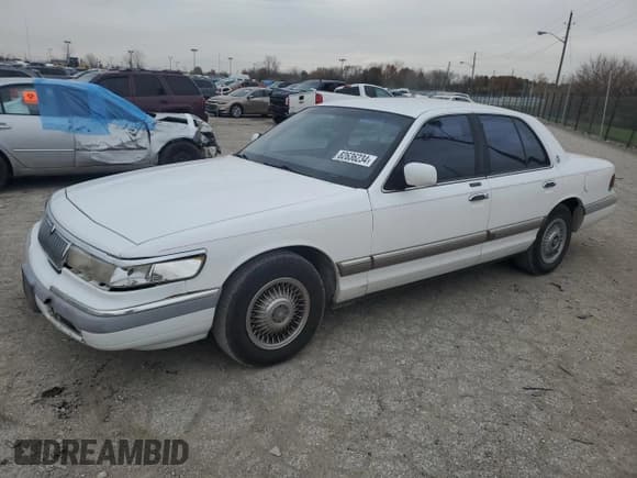 ✅ 1992 Mercury Grand Marquis GS • VIN: 2MECM74W2NX727883 • Lot: 82636234. Wystawiony na Copart z przebiegiem 56 804 mil. Bezpłatny archiwum sprzedaży aukcyjnych z USA i szczegółowy raport historii pojazdu na DreamBid. Zdjęcie 1.
