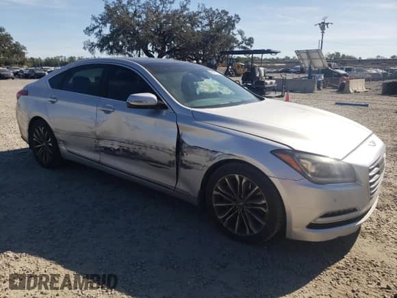 2015 Hyundai Genesis 3.8L with VIN KMHGN4JE0FU071505, listed as a Copart auction lot 83471034 with 217,913 mi miles and Non repairable. Bid and sale history available at DreamBid. Image 4.