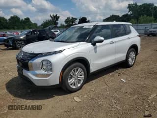 ✅ 2024 Mitsubishi Outlander ES • VIN: JA4J4UA84RZ065053 • Lot: 65144505. Listed on Copart with 5,510 mi. Free auction sales archive from the USA and detailed vehicle history report at DreamBid. Image 1.