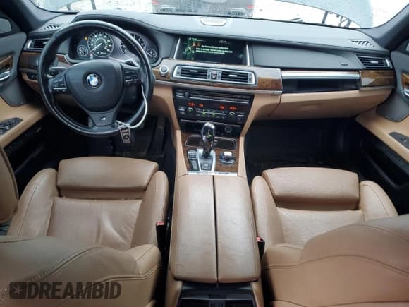 ✅ 2013 BMW 7 Series 740Li xDrive • VIN: WBAYF4C55DD127872 • Lot: 90425985. Listed on Copart with 142,170 mi. Free auction sales archive from the USA and detailed vehicle history report at DreamBid. Image 8.