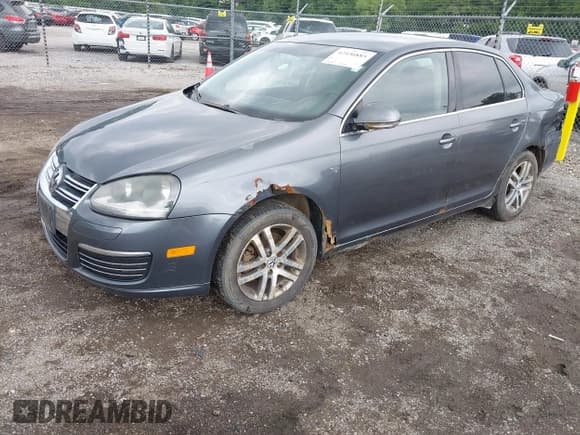 ✅ 2005 Volkswagen Jetta 2.5L • VIN: 3VWRF71K15M618069 • Lot: 42436885. Listed on IAAI with 206,033 mi. Free auction sales archive from the USA and detailed vehicle history report at DreamBid. Image 2.