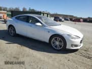 ✅ 2014 Tesla Model S 60 • VIN: 5YJSA1H18EFP33284 • Lot: 92854015. Wystawiony na Copart z przebiegiem 156 875 mil. Bezpłatny archiwum sprzedaży aukcyjnych z USA i szczegółowy raport historii pojazdu na DreamBid. Zdjęcie 4.