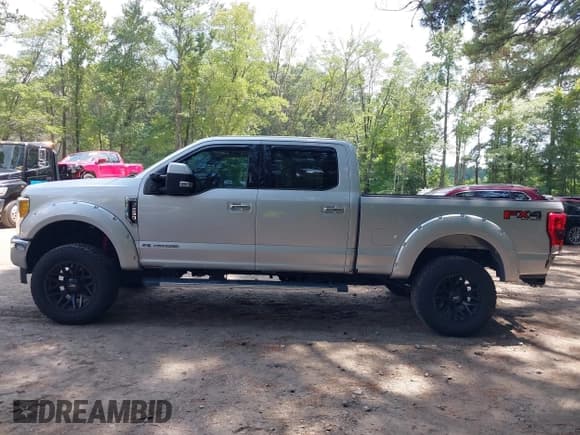 ✅ 2017 Ford F-250 Lariat • VIN: 1FT7W2BT7HEC06656 • Lot: 42826452. Wystawiony na IAAI z przebiegiem 123 947 mil. Bezpłatny archiwum sprzedaży aukcyjnych z USA i szczegółowy raport historii pojazdu na DreamBid. Zdjęcie 15.