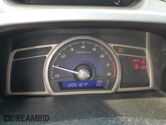 ✅ 2010 Honda Civic LX • VIN: 2HGFA1E5XAH514017 • Lot: 67904905. Wystawiony na Copart z przebiegiem 120 518 mil. Bezpłatny archiwum sprzedaży aukcyjnych z USA i szczegółowy raport historii pojazdu na DreamBid. Zdjęcie 9.