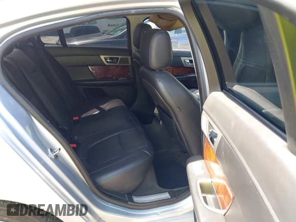 ✅ 2010 Jaguar XF Premium Luxury • VIN: SAJWA0GB7ALR54597 • Lot: 43030809. Listed on IAAI with 127,917 mi. Free auction sales archive from the USA and detailed vehicle history report at DreamBid. Image 8.