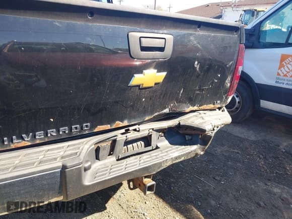 ✅ 2013 Chevrolet Silverado 1500 LS • VIN: 1GCRKREA3DZ142805 • Lot: 43414915. Wystawiony na IAAI z przebiegiem 130 868 mil. Bezpłatny archiwum sprzedaży aukcyjnych z USA i szczegółowy raport historii pojazdu na DreamBid. Zdjęcie 6.