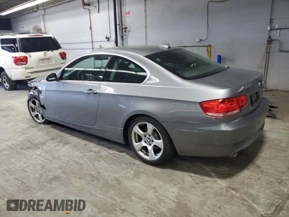 2009 BMW 3 Series 328i xDrive с VIN WBAWC33549PU83276, выставлен на аукционе Copart как лот 85281895 с пробегом 122 308 миль миль и Списание • Salvage title. История ставок и продаж доступна на DreamBid. Изображение 2.