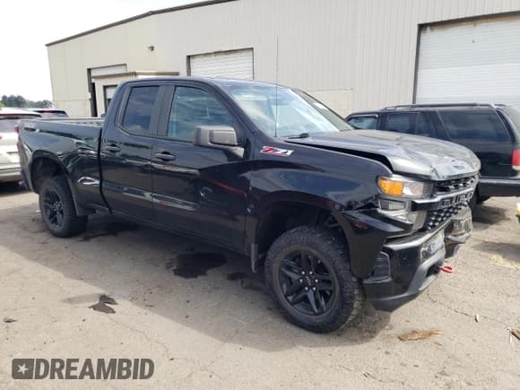 ✅ 2019 Chevrolet Silverado 1500 Custom Trail Boss • VIN: 1GCRYCEF6KZ267799 • Lot: 71669705. Wystawiony na Copart z przebiegiem 110 171 mil. Bezpłatny archiwum sprzedaży aukcyjnych z USA i szczegółowy raport historii pojazdu na DreamBid. Zdjęcie 4.