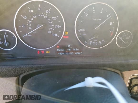 ✅ 2015 BMW 3 Series 320i xDrive • VIN: WBA3C3G52FNS75160 • Lot: 85280365. Wystawiony na Copart z przebiegiem 171 713 mil. Bezpłatny archiwum sprzedaży aukcyjnych z USA i szczegółowy raport historii pojazdu na DreamBid. Zdjęcie 9.