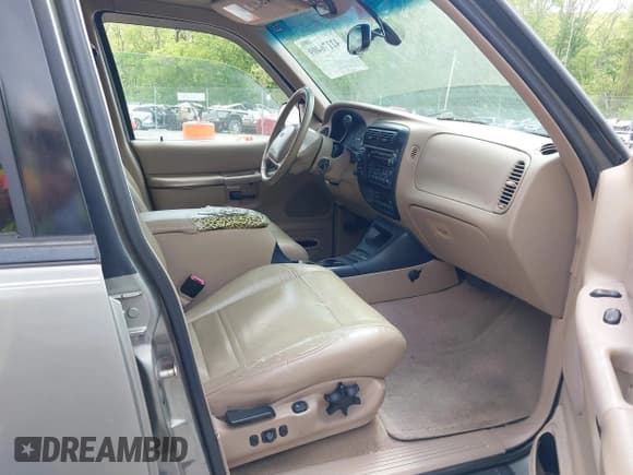 ✅ 2000 Ford Explorer Eddie Bauer • VIN: 1FMDU74E2YUA00568 • Lot: 42176409. Wystawiony na IAAI z przebiegiem 150 479 mil. Bezpłatny archiwum sprzedaży aukcyjnych z USA i szczegółowy raport historii pojazdu na DreamBid. Zdjęcie 5.
