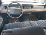 ✅ 1992 Mercury Grand Marquis LS • VIN: 2MELM75W7NX708003 • Lot: 73731034. Wystawiony na Copart z przebiegiem 80 381 mil. Bezpłatny archiwum sprzedaży aukcyjnych z USA i szczegółowy raport historii pojazdu na DreamBid. Zdjęcie 8.