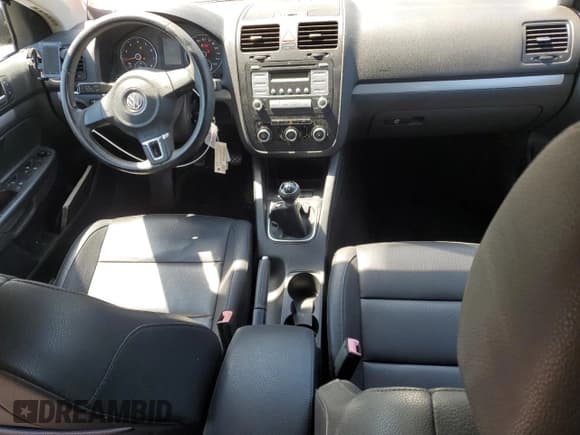 ✅ 2010 Volkswagen Jetta Limited Edition • VIN: 3VWAZ7AJ5AM113660 • Lot: 54730925. Wystawiony na Copart z przebiegiem 103 103 mil. Bezpłatny archiwum sprzedaży aukcyjnych z USA i szczegółowy raport historii pojazdu na DreamBid. Zdjęcie 8.