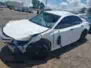 2022 Toyota Camry SE z VIN 4T1G11AK9NU062249, wystawiony jako IAAI lot #42759647 z przebiegiem 58 315 mil mil oraz . Historia ofert i sprzedaży dostępna na DreamBid. Obrazek 2.