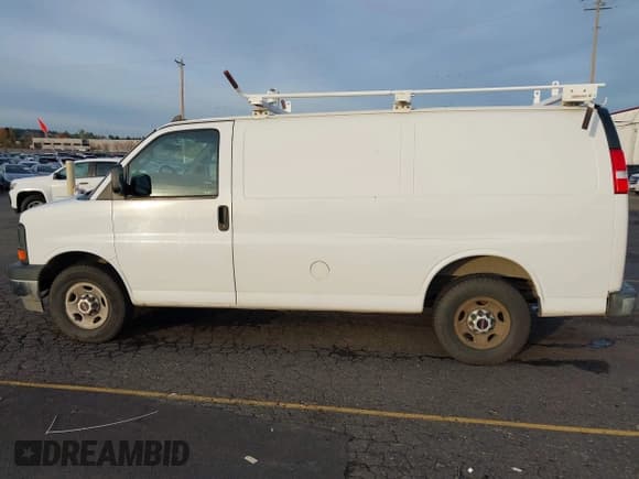 ✅ 2017 GMC Savana Cargo • VIN: 1GTW7AFG9H1295251 • Lot: 43573861. Listed on IAAI with 144,324 mi. Free auction sales archive from the USA and detailed vehicle history report at DreamBid. Image 14.
