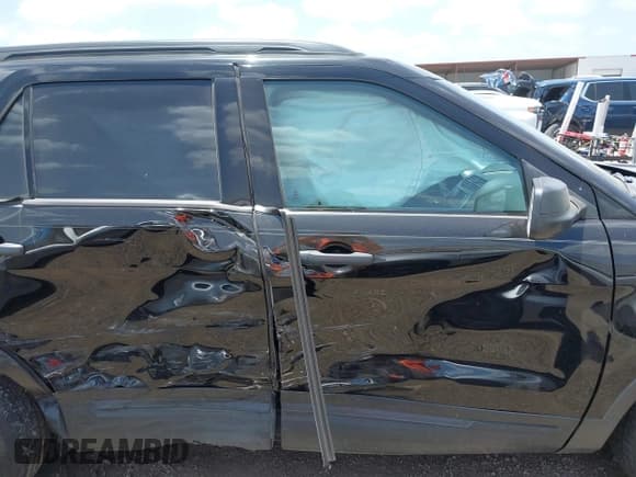 ✅ 2018 Ford Explorer • VIN: 1FM5K7B85JGB55613 • Lot: 42537143. Wystawiony na IAAI z przebiegiem 251 972 mil. Bezpłatny archiwum sprzedaży aukcyjnych z USA i szczegółowy raport historii pojazdu na DreamBid. Zdjęcie 14.